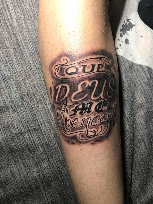 Tatuaje con significado para hombre de frases